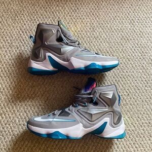Lebron 13 Hologram